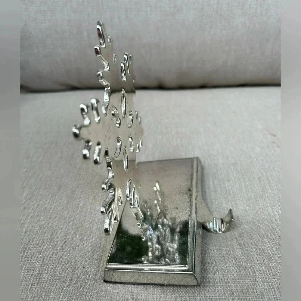 N/A 🎄silver snowflake
